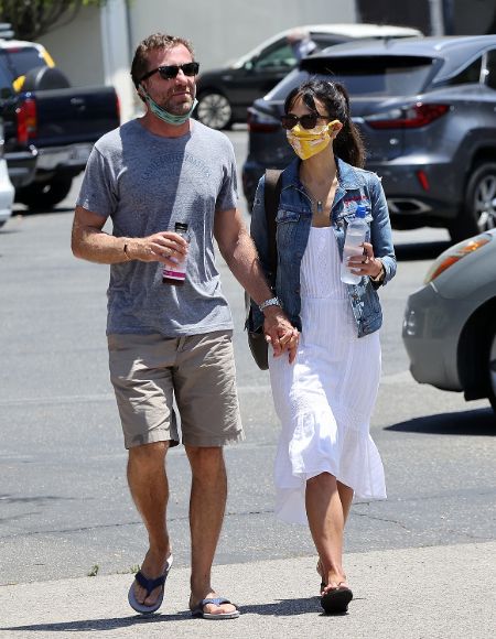 Jordana spotted holding her second husband hand after few months of divorce with her ex-husband.